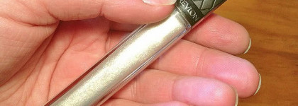 Золотое сияние губ с блеском ColorBurst lip gloss "All that glitters" от Revlon