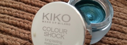 Kiko Colour Shock Long Lasting Eyeshadow в оттенке #107 Inspiration Emerald и #102 Revolutionary Burgundy