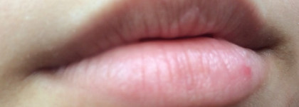 Guerlain Gloss d’Enfer Maxi Shine Intense Colour & Shine Bare Lip Sensation (#468 Candy Strip)