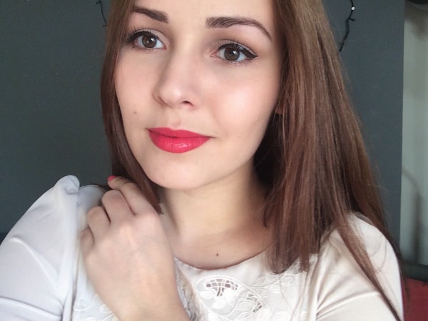 BE Creative Make Up Intense Lipstick в оттенках #008 Magnetic и #019 Heat