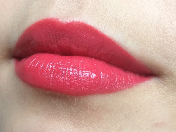 BE Creative Make Up Intense Lipstick в оттенках #008 Magnetic и #019 Heat