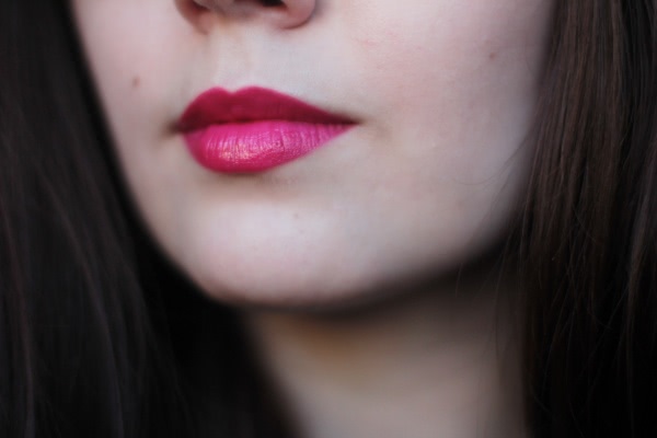 Estee Lauder Pure Color Envy Sculpting Lipstick в оттенках 410 Dynamic и 240 Tumultuous Pink
