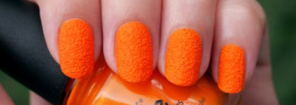 Апельсиновый песок от China Glaze - «Toe-Tally Textured»