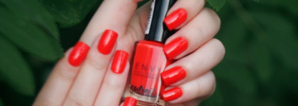 Ногти цвета спелого манго вместе с летним алым Runail Professional Envy №1542