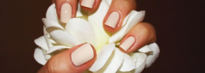 Летний молочный крем для принцесс. OPI My Vampire Is Buff NL E82