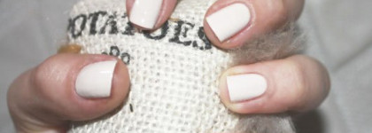 Летний молочный крем для принцесс. OPI My Vampire Is Buff NL E82