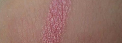 Essence Metal Glam Eyeshadow 03 Frosted Apple