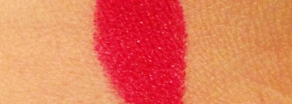 Красная помада от Jouer Hydrating Lipstick в оттенке Simone