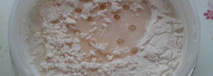 Матовая и гладкая кожа с пудрой Primed & Poreless Powder Too Faced