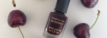 Тёмно-красный товарищ или лак MaxFactor Glossfinity 185 ruby fruit