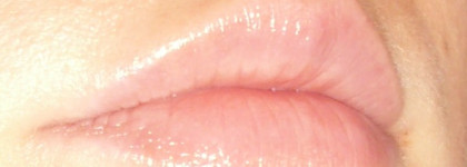 Три девицы под окном или мои любимые увлажняющие помады Lumene wild rose moisture lipstick spf 15  №81 " Карамельный матовый" , №83 " Персиково-розовый матовый", №67 " Бежево-красный матовый"