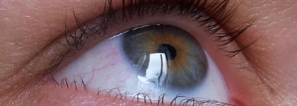 Не просто синяя, а смурфитительная, тушь для ресниц Lumene Raspberry Color Tips Mascara 03 Blue Mascara