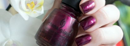 China Glaze - Don't make me wine