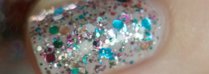 China Glaze - Dancing & Prancing