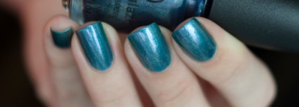 China Glaze - December to Remember
