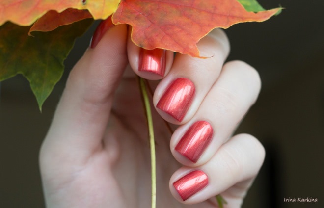China Glaze - Stop That Train