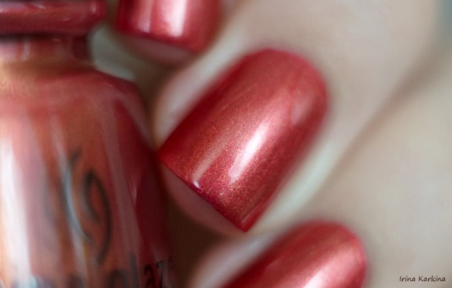 China Glaze - Stop That Train