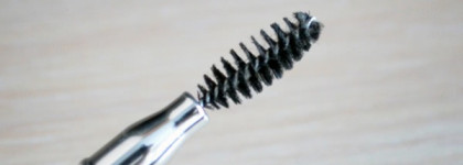 Помощники в макияже глаз и бровей от Yves Rocher