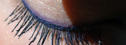 Yves Saint Laurent. Mascara Volume Effet Faux Cils Baby Doll  № 04, Indiscreet Purple