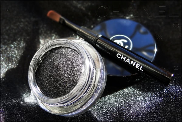 Chanel. Illusion D'ombre Long Wear Luminous Eyeshadow #85