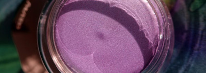 Загадочный взгляд с Shiseido Shimmering Cream Eye Color VI 305 Purple Dawn