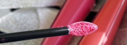 Сахарная пудра на губах с Lancome. L'absolu Velours. Intense Lip Colour Velvet Matte Finish #363, Velours de Petale.  L'absolu Velours. Intense Lip Colour Velvet Matte Finish  #362, Velours de Peche