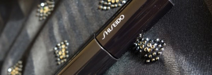 Shiseido Lacquer Rouge RD 203, Portrait