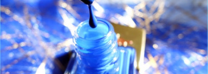 Дива Плавалагуна. Yves Saint Laurent. La Laque Couture  #18, Bleu Majorelle