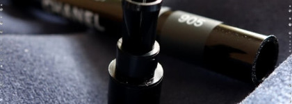 Эффект бархата с Chanel Stylo Yeux Waterproof Long-Lasting Eyeliner #905, Smoky Grey