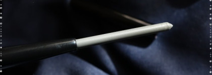 Эффект бархата с Chanel Stylo Yeux Waterproof Long-Lasting Eyeliner #905, Smoky Grey