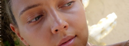 Цветущий вид лица с флюидом Chanel Les Beiges All In One Healthy Glow Fluid SPF 15 #30