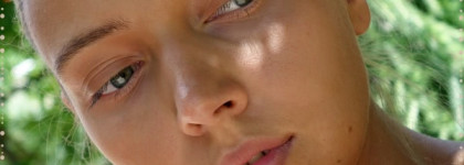 Цветущий вид лица с флюидом Chanel Les Beiges All In One Healthy Glow Fluid SPF 15 #30