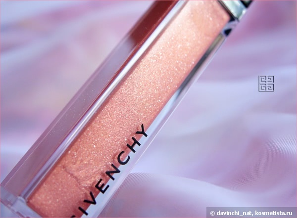 Givenchy Gloss Interdit Ultra-Shiny Color Plumping Effect #03, Coral Frenzy