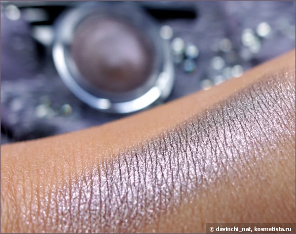 Chanel Illusion D'ombre Long Wear Luminous Eyeshadow #83 Illusoire