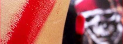 Пиратка. Chanel Rouge Allure Gloss Colour and Shine lipgloss in one clic  #19, Pirate