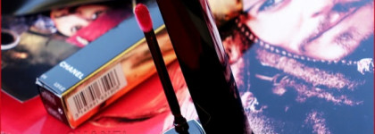 Пиратка. Chanel Rouge Allure Gloss Colour and Shine lipgloss in one clic  #19, Pirate