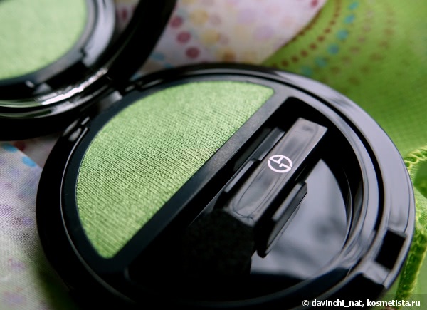 Когда хочется праздника и зелени. Giorgio Armani Eyes To Kill Macro-Color Eyeshadow Solo #17 Green Viper