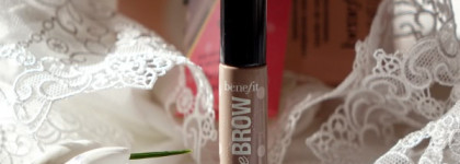 Украсим брови, освежим лицо: Benefit Gimme Brow Brow-Volumizing Fiber Gel # Light/Medium. Benefit High Beam Luminescent Complexion Enhancer