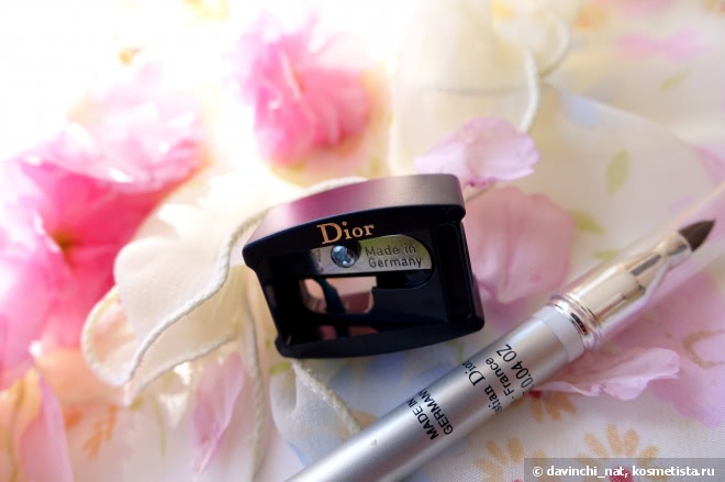 Макияж с пользой. Блеск Dior Rouge Dior Brillant Lipshine & Care Couture Colour #468,Bonheur. Карандаш Dior contour Universal Transparent Lipliner With Brush And Sharpener