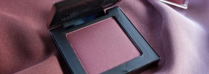 Жизнь в гармонии. Urban Decay Afterglow 8-Hour Powder Blush Rapture. Guerlain Gloss d’Enfer Maxi Shine Intense Colour & Shine Bare Lip Sensation #463 La Petit Robe Noir