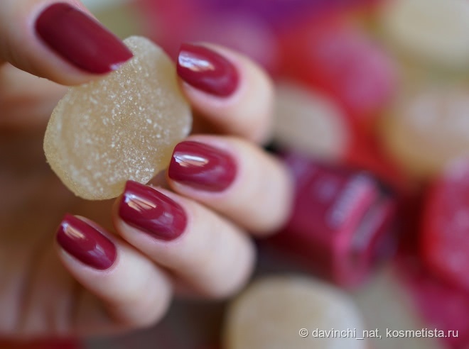 Chanel Le Vernis Nail Colour #April #533. Dior Vernis Couture Colour Gel Shine And Long Wear Nail Lacquer #988 Diorette