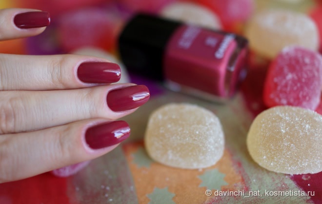 Chanel Le Vernis Nail Colour #April #533. Dior Vernis Couture Colour Gel Shine And Long Wear Nail Lacquer #988 Diorette