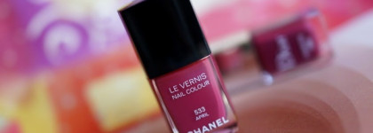 Chanel Le Vernis Nail Colour #April #533. Dior Vernis Couture Colour Gel Shine And Long Wear Nail Lacquer #988 Diorette