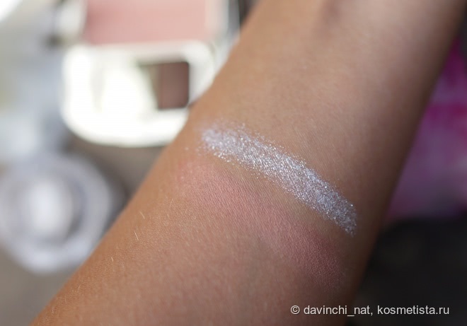 Fresh Bar. Dolce & Gabbana Shimmer Powder Duo Creamy Powder Cheeks and Eyes, Dolce&Gabbana The Blush Luminous Cheek Colour #10 Nude