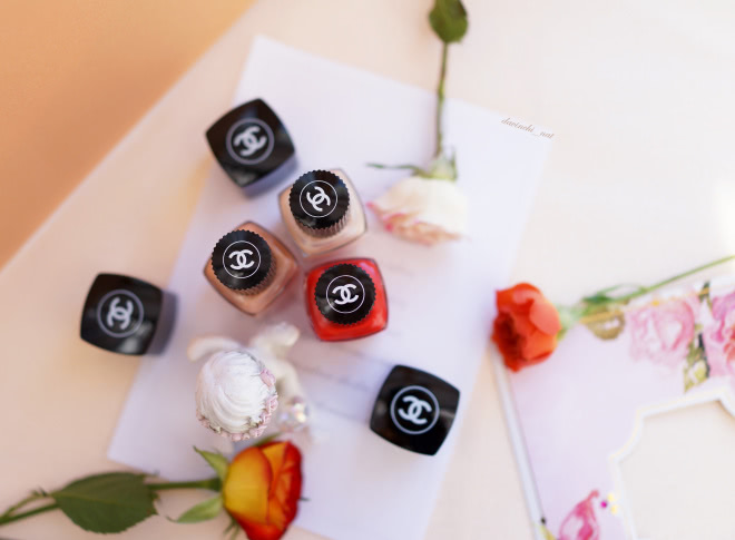 Chanel Coco Codes Makeup Collection Spring 2017. Chanel Le Vernis Longwear Nail Colour #548 Blanc White, #556 Beige Beige, 546 Rouge Red