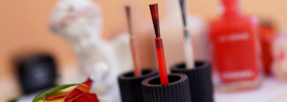 Chanel Coco Codes Makeup Collection Spring 2017. Chanel Le Vernis Longwear Nail Colour #548 Blanc White, #556 Beige Beige, 546 Rouge Red