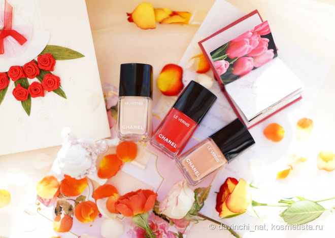 Chanel Coco Codes Makeup Collection Spring 2017. Chanel Le Vernis Longwear Nail Colour #548 Blanc White, #556 Beige Beige, 546 Rouge Red