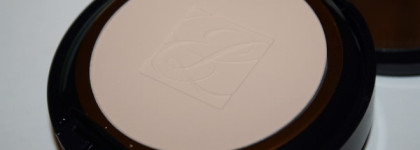 Такая желанная пудра от Estee Lauder Double Wear Stay-in-Place Powder Makeup  (оттенок Pale Almond 2C2) и мое мнение о ней