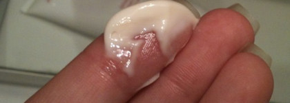 Clarins Lift-Fermete Extra-Firming Body Lotion – Регенерирующее и укрепляющее молочко для тела с тающей текстурой