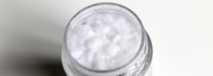 Essence Volumizing Lash Powder